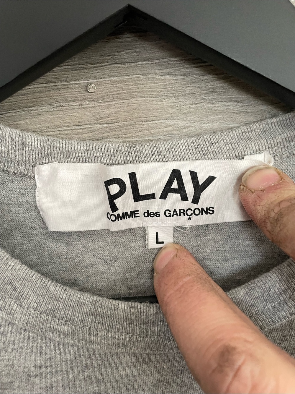 PLAY Comme des Garcons Tee - Picture 3 of 4